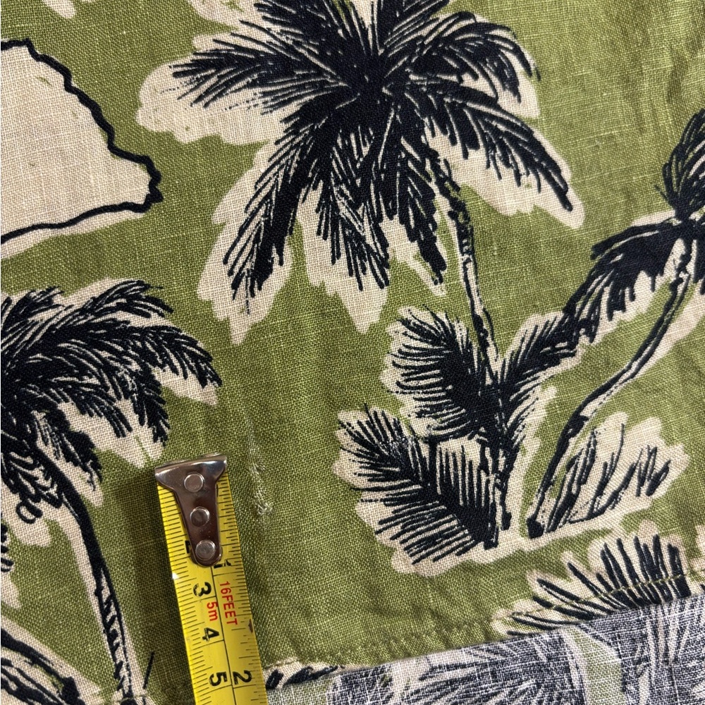 Tahari Green Palm Print Button Down Shirt Size L - Picture 7 of 7